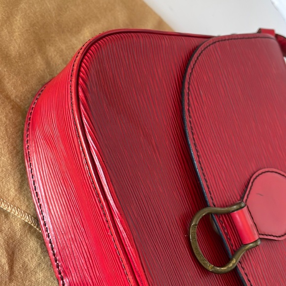 ❌🔥SALE❌PRICE DROP ❌AUTHENTIC Louis Vuitton Epi Saint Cloud /Crossbody Ba… - Picture 6 of 17